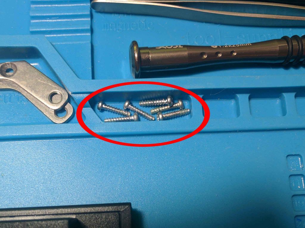 Bottom screws